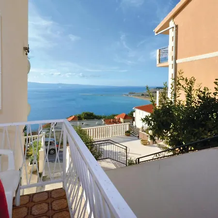 Appartement Lxxvi *